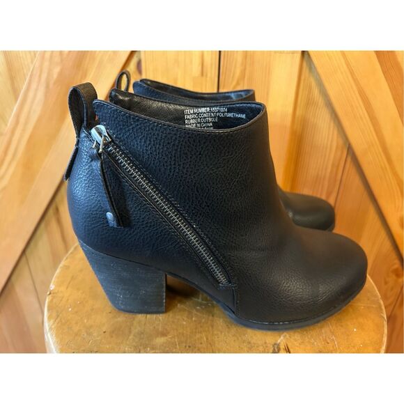 Torrid Womens Ankle Bootie Size 9.5WW Moto Biker Edgy Chunky Block Heel Zip Blac - Picture 1 of 9